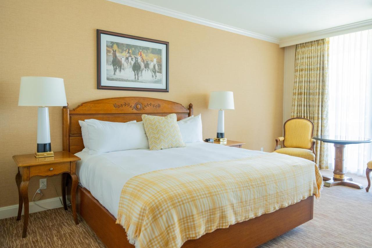 Deluxe King Room,1399617533:JPEG